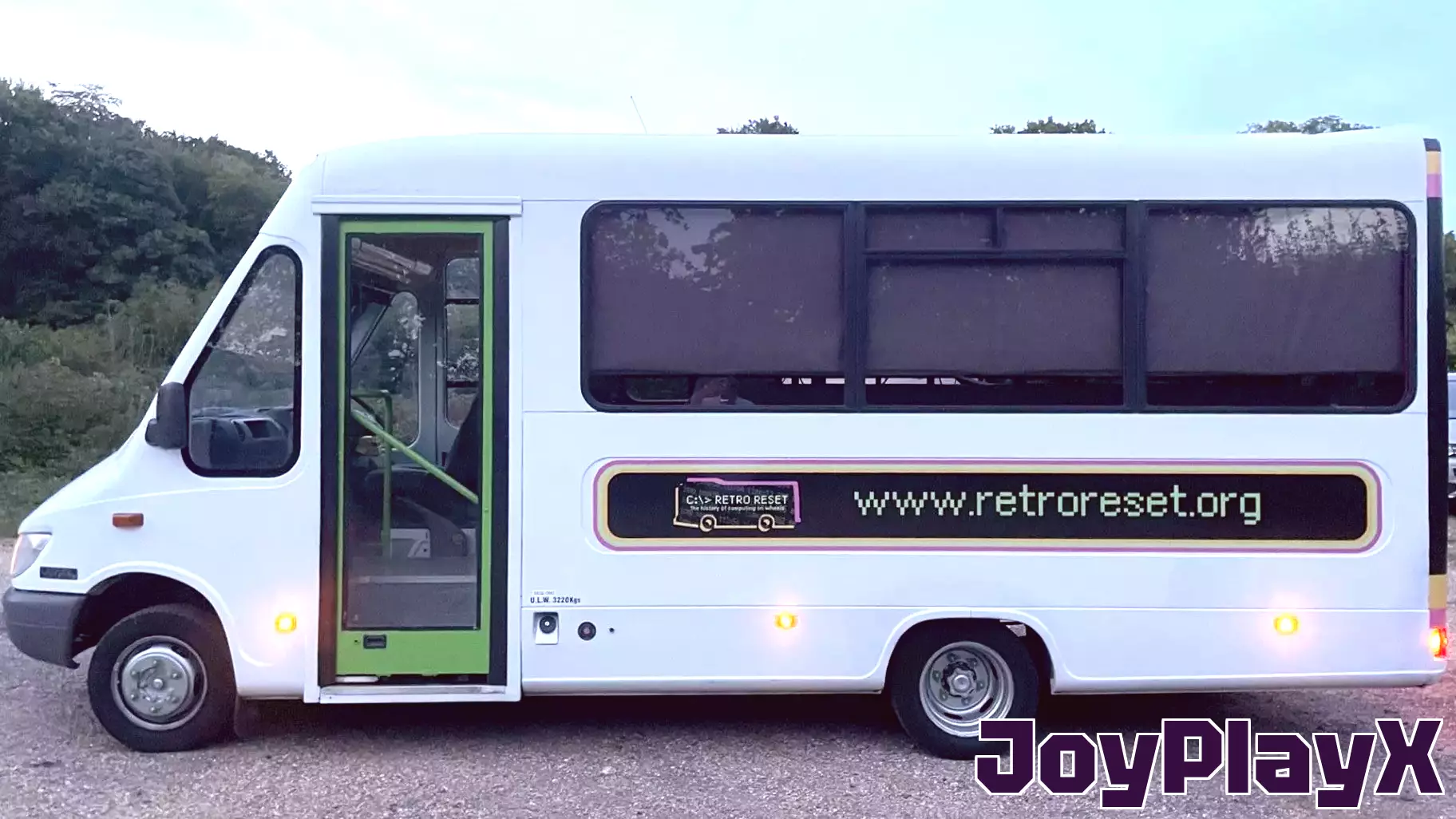 Mobile Museum Spreads the Joy of Retro Computing Devices